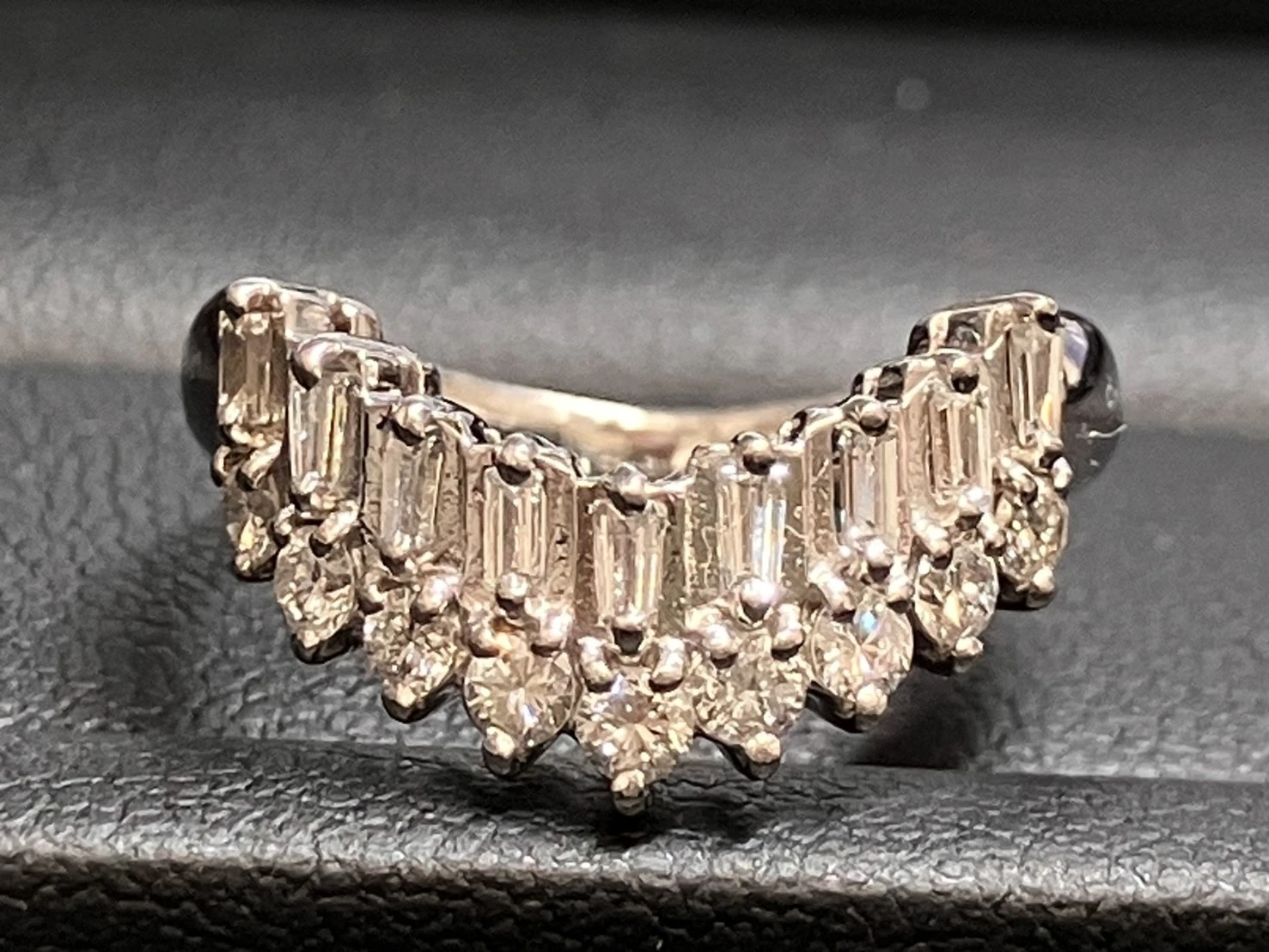小金井でダイヤモンドと色石ジュエリーの売却ならお任せ！